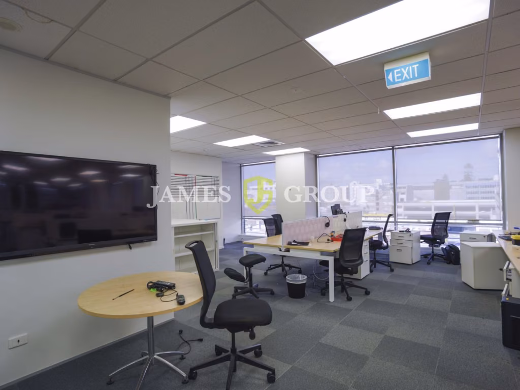 Full Floor With Impressive Fit-out