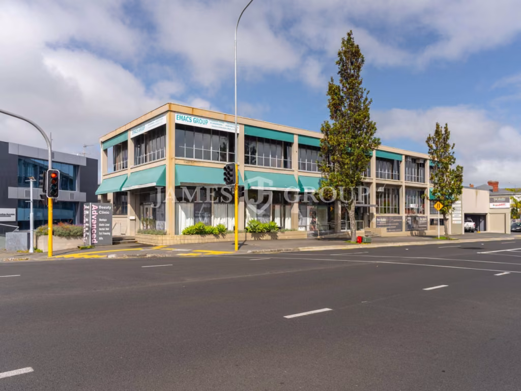 High-profile Office 150m² With Natural Light