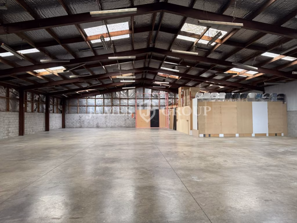 Affordable Warehouse + Minimal Office | 650m²
