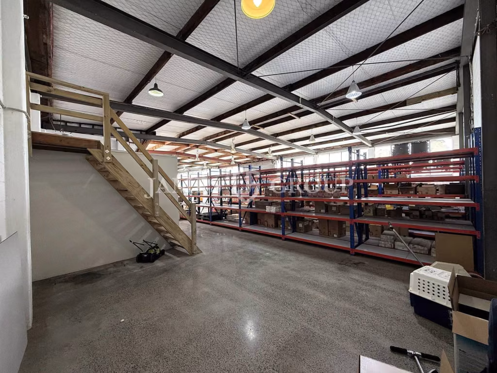 Prime Mixed-use Freehold Asset – Vacant Possession