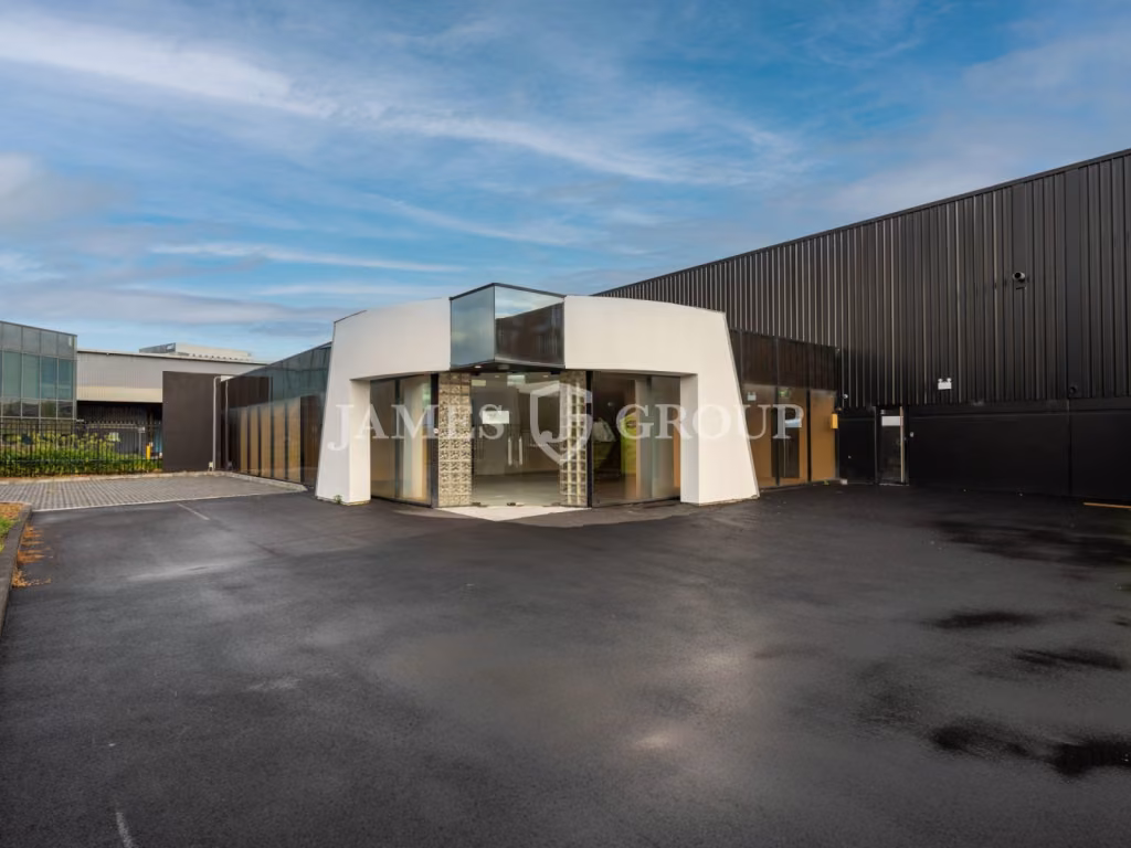 A-grade 1,601m² | Supreme Highway Visibility