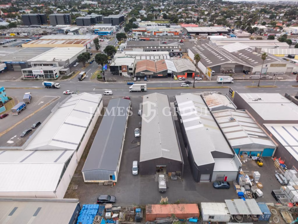 226m² Warehouse On Neilson Street