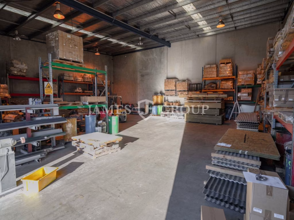 High Stud, Clear Span 400m² Warehouse | Takanini