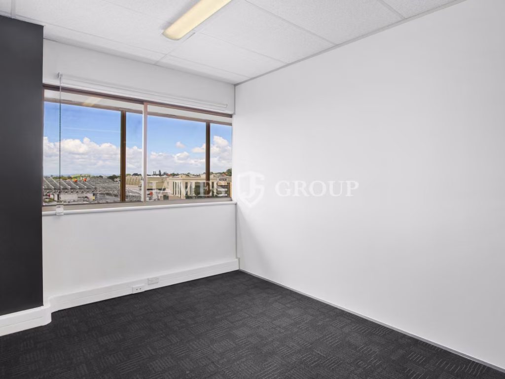 Expansive Views & Prime Location | 326.8m²