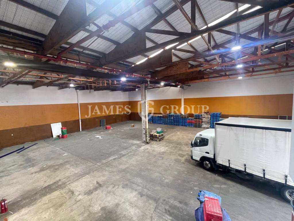 800m² High Stud Warehouse | 3 X Roller Doors