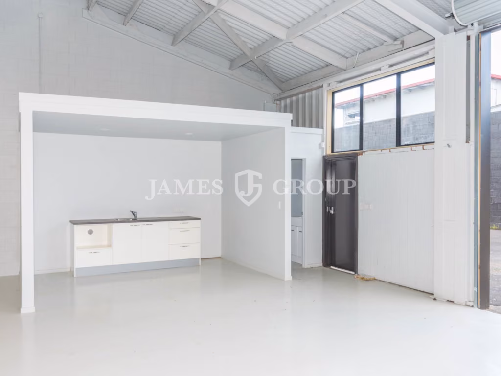 Affordable 122m² Industrial Unit
