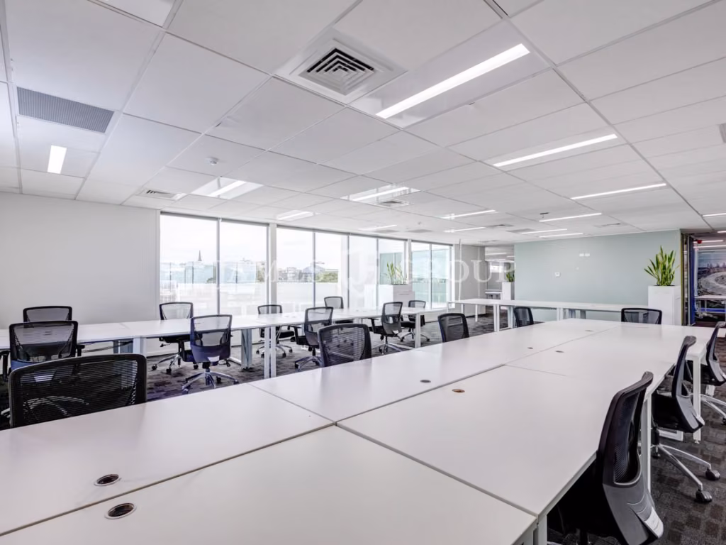 648m² Office With Fit-out & Easy Access