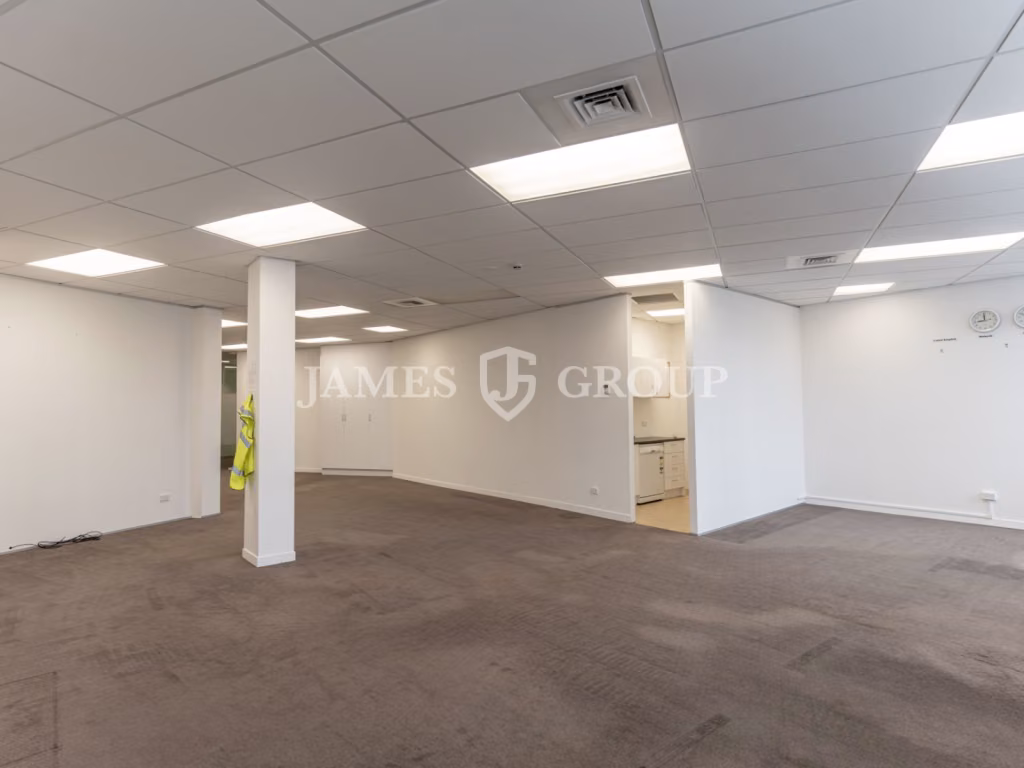 Functional Level 1 Office In Prime Newmarket Spot
