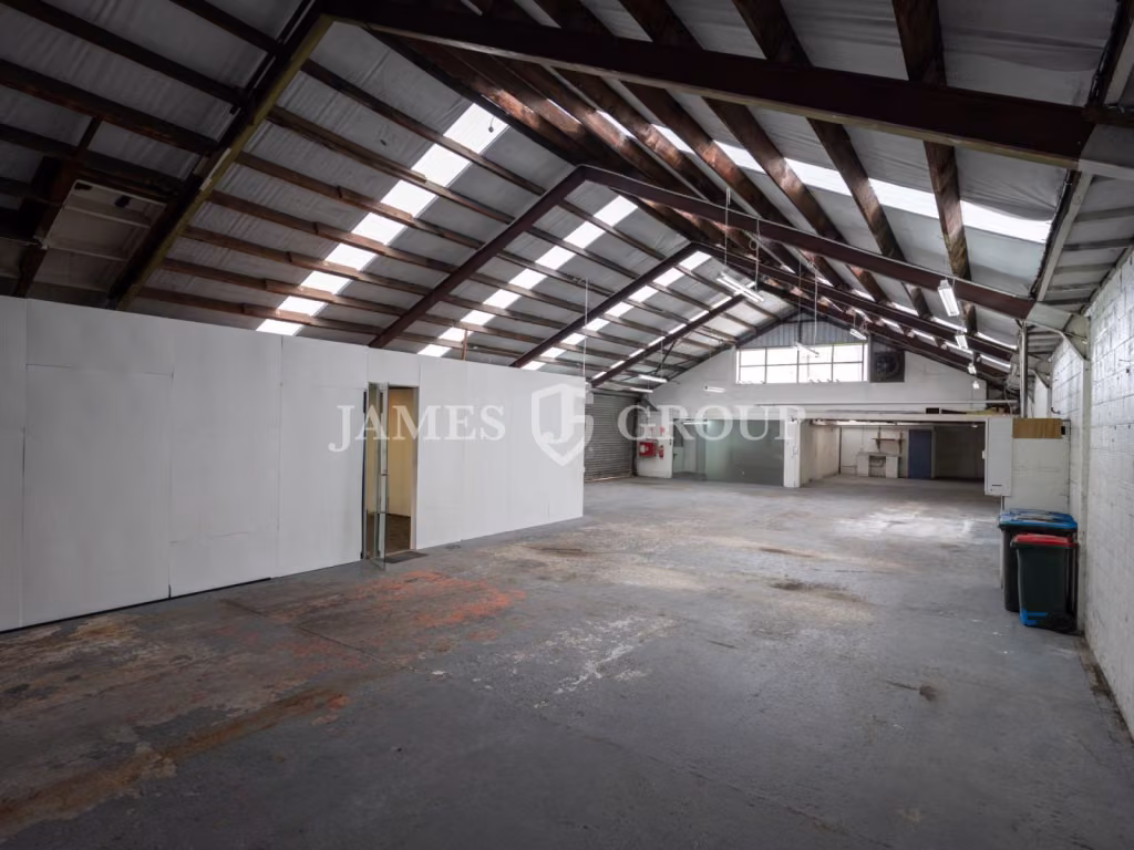 Functional 342m² Warehouse | Saint Johns