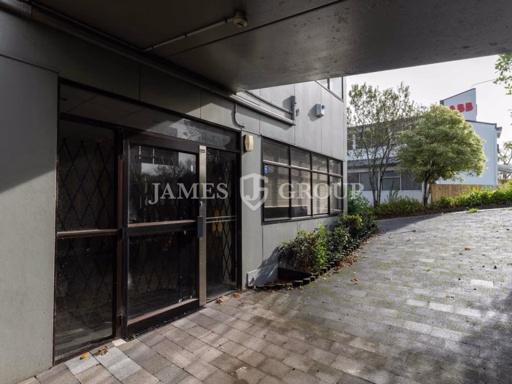 Modern Office Space With Deck In Grafton