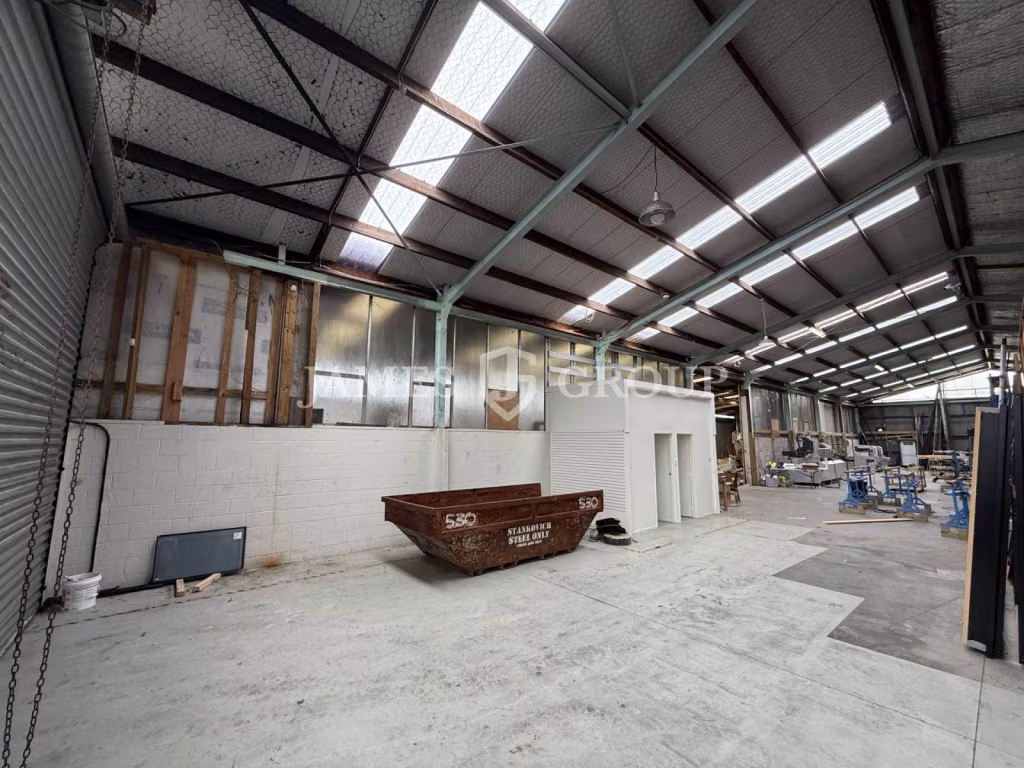 Rosebank Warehouse & Yard | Prime Motorway Access