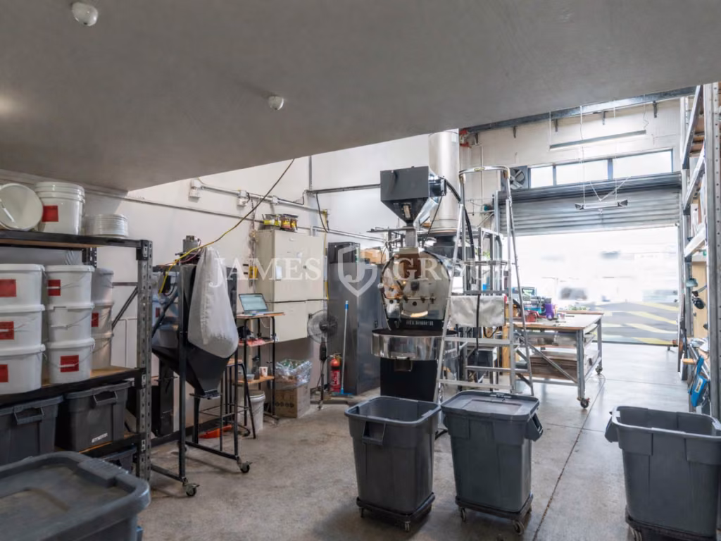 Rare Mount Eden Industrial Unit For Lease