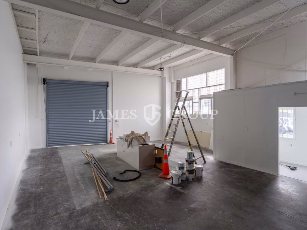 Refurbished 100m² Units On Great South Road