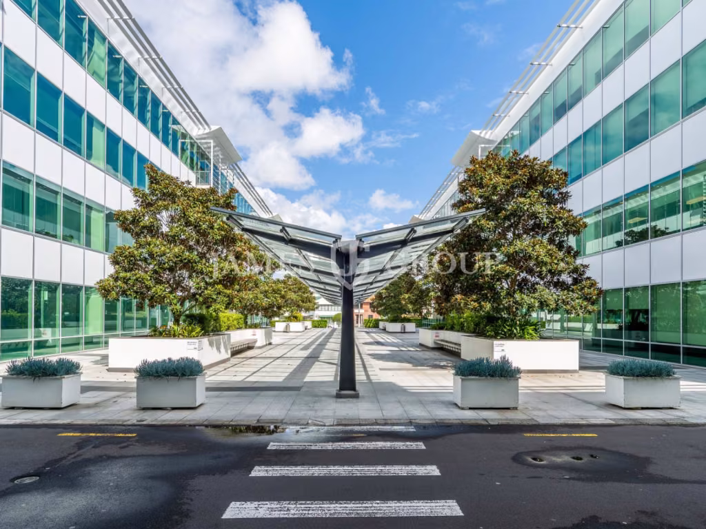 Ellerslie Office With Onsite Amenities & Parking