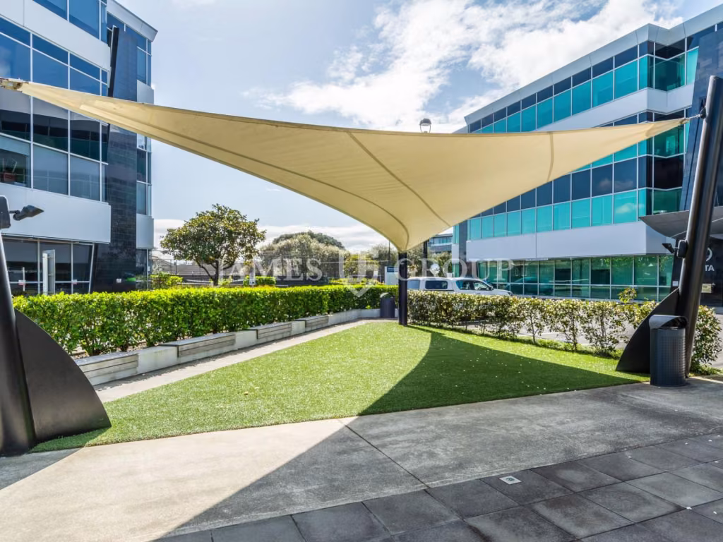 Ellerslie Office With Onsite Amenities & Parking