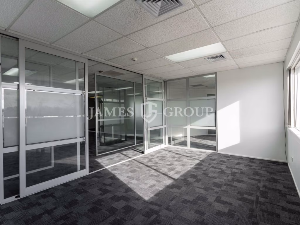 Charming 119m² Office In Epsom With Natural Light