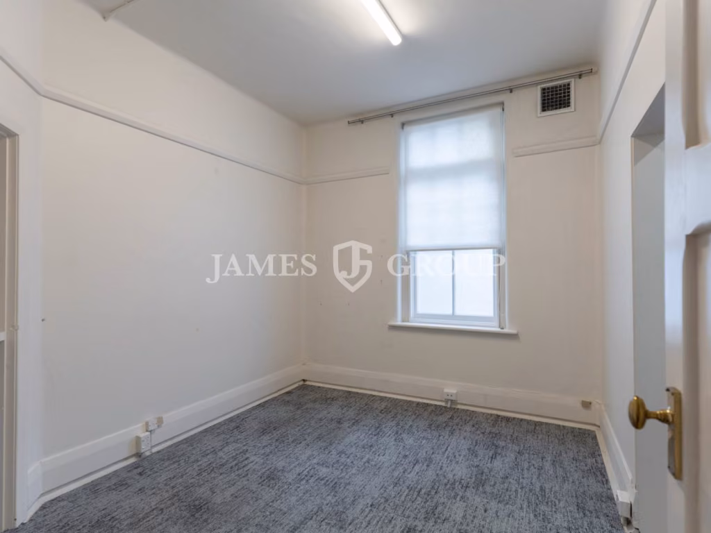 Versatile Ground Floor Space With Wooden Floors