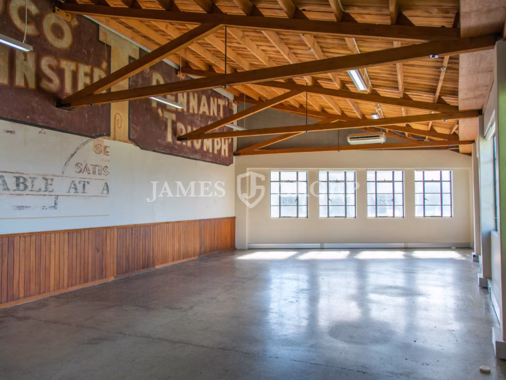 Kingsland Office With Authentic Character