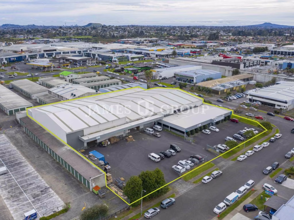 Premium Corner Site Warehouse + Large Secure Yard