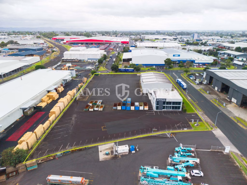 Yard Heavy Site With Workshop And Washbay – Rare!
