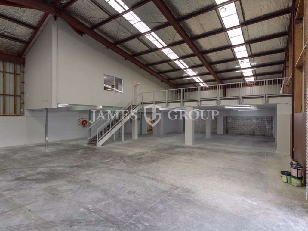 Yard Heavy Users! 1,725m² Yard & 693m² Building