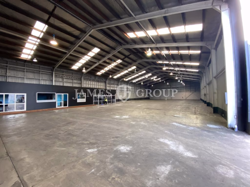 1450m² High Profile Building & Yard