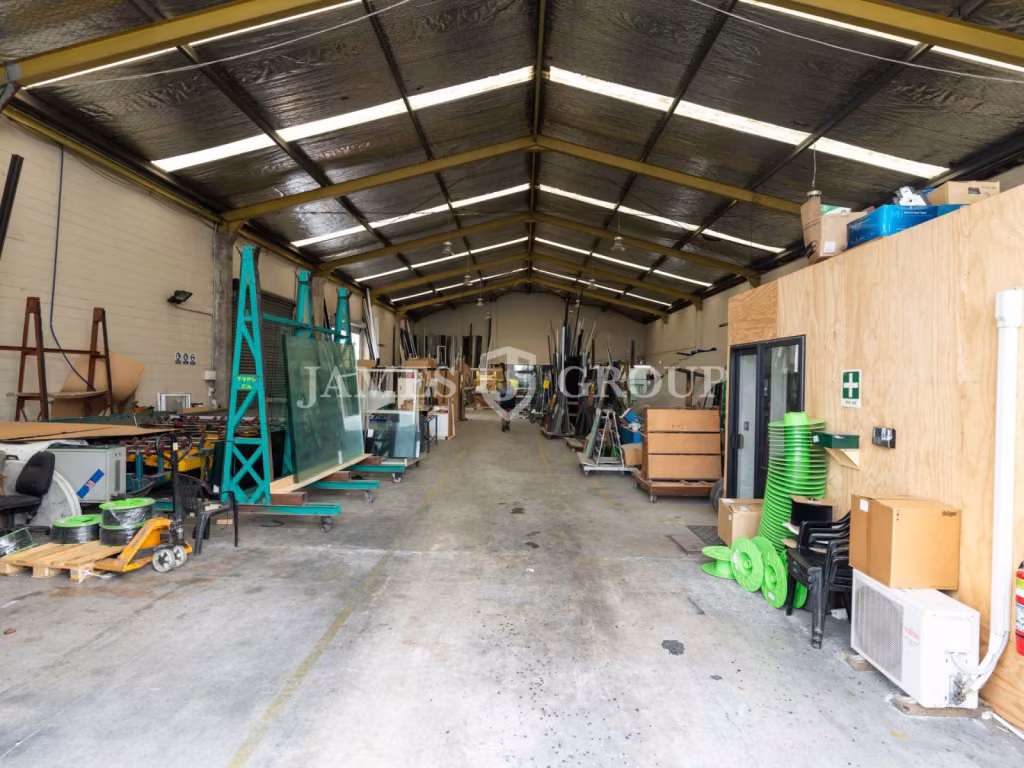 800sqm High Stud Industrial | 2.5km From Motorway