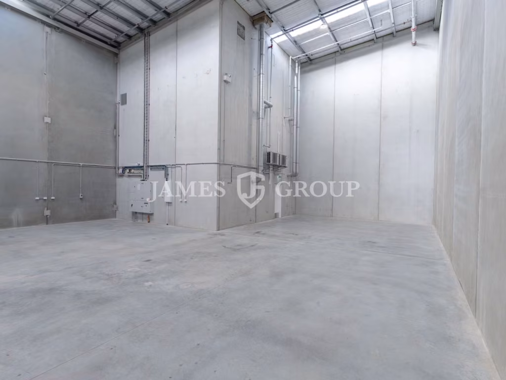 Near New Industrial | 12 Metre Stud Height