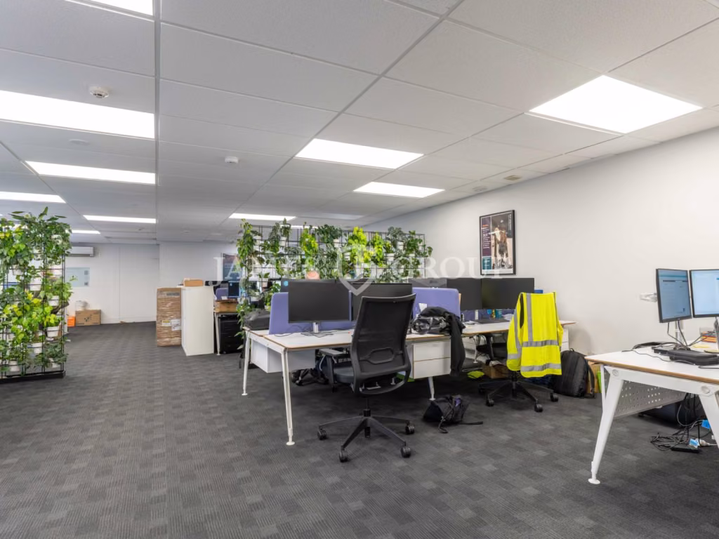 Industrial Hq | 1,147sqm Warehouse – 574sqm Office