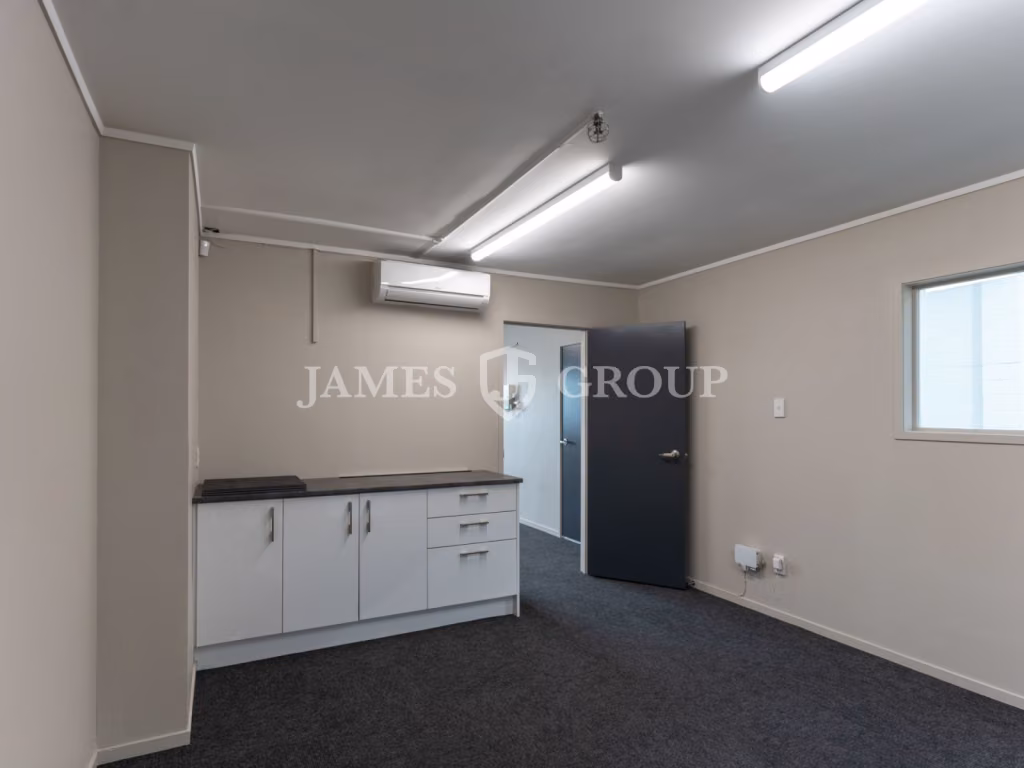 Versatile 427m² Industrial + Front Yard