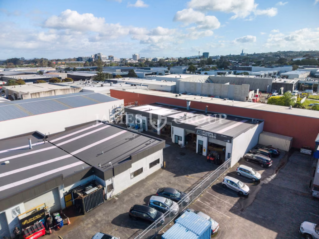 Gantry Crane-ready Unit In Prime Wiri Location