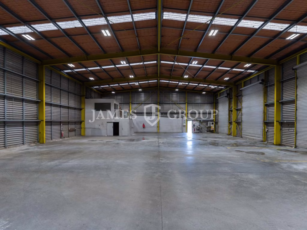 Yard Heavy Site With Workshop And Washbay – Rare!
