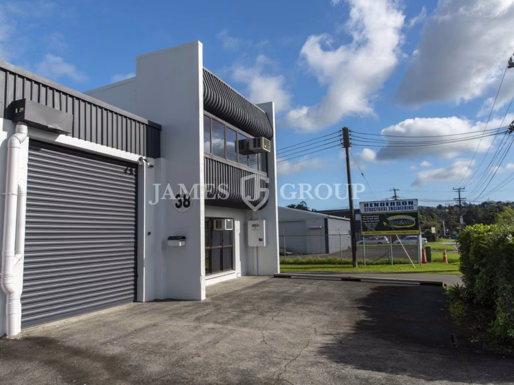 224m² Tidy Road Front Industrial | Henderson