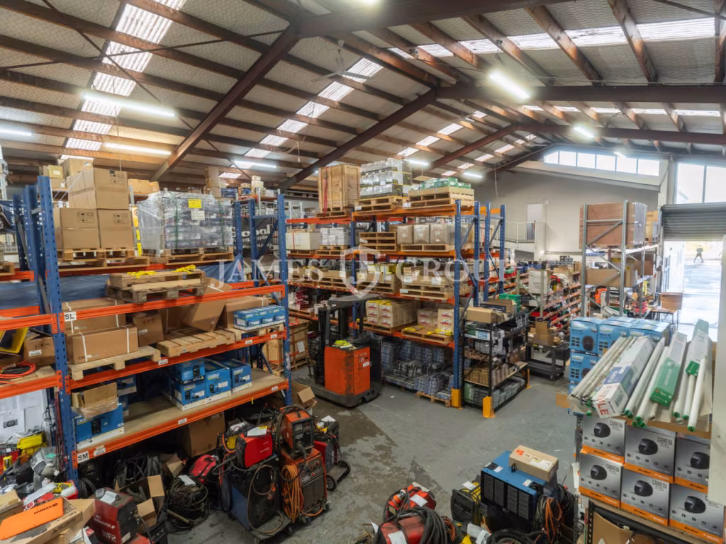 727m² High Profile Patiki Warehouse + Yard