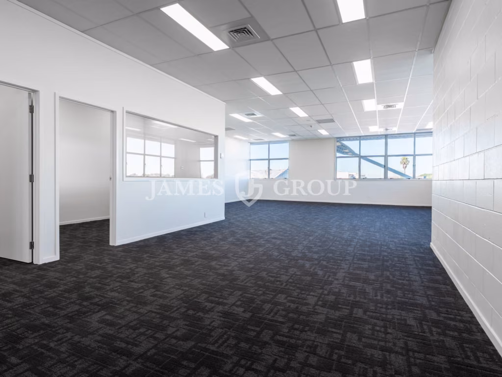 Modern 105m² Penrose Office With Onsite Parking