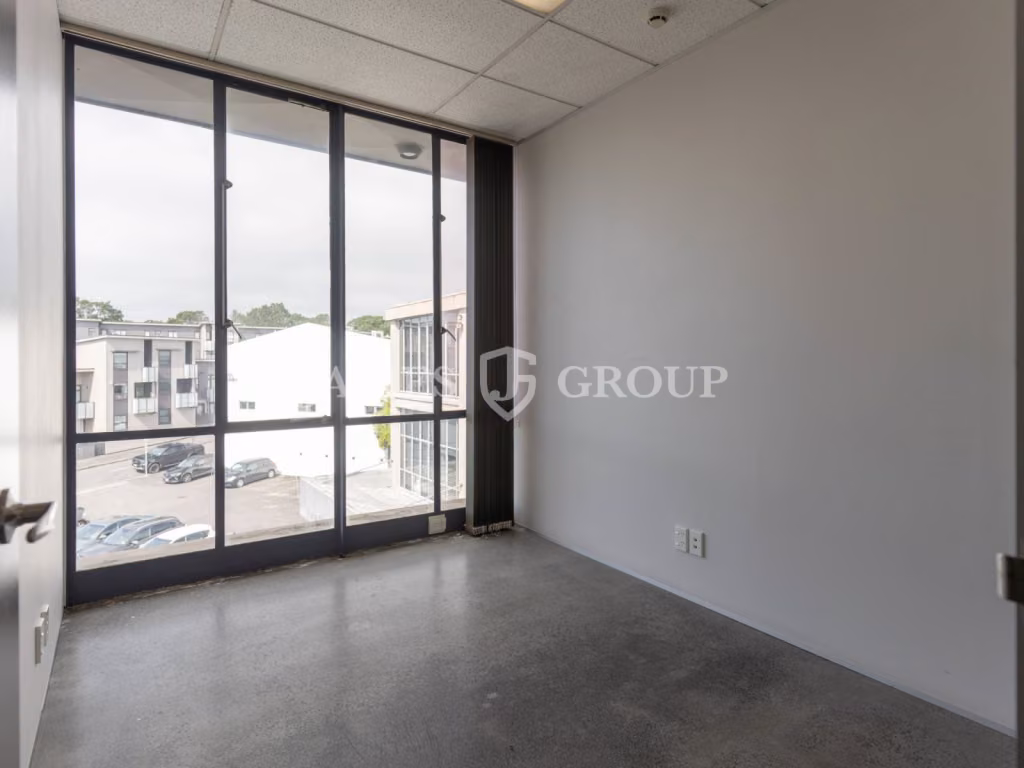 High-profile Office 150m² With Natural Light