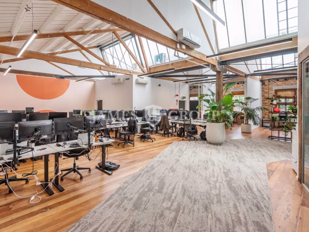 Stunning Character Office – Saatchi & Saatchi