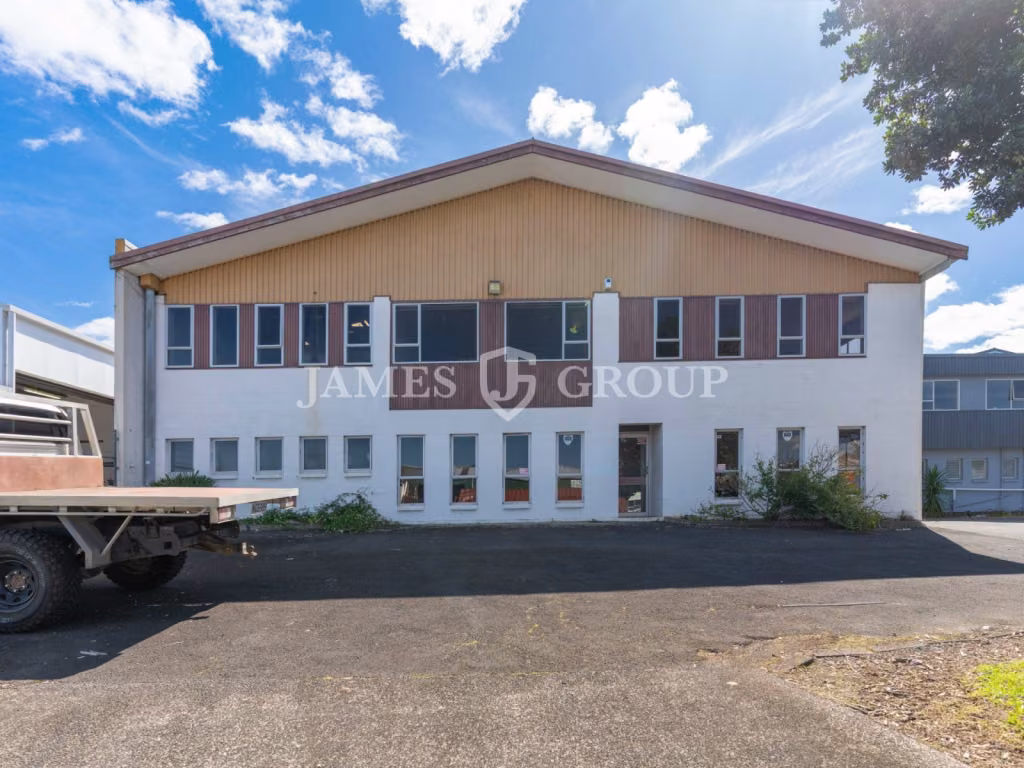 For Sale – Vacant High Stud Warehouse & Yard