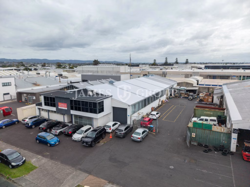 1,250m² High Stud Rosebank Warehouse + Yard