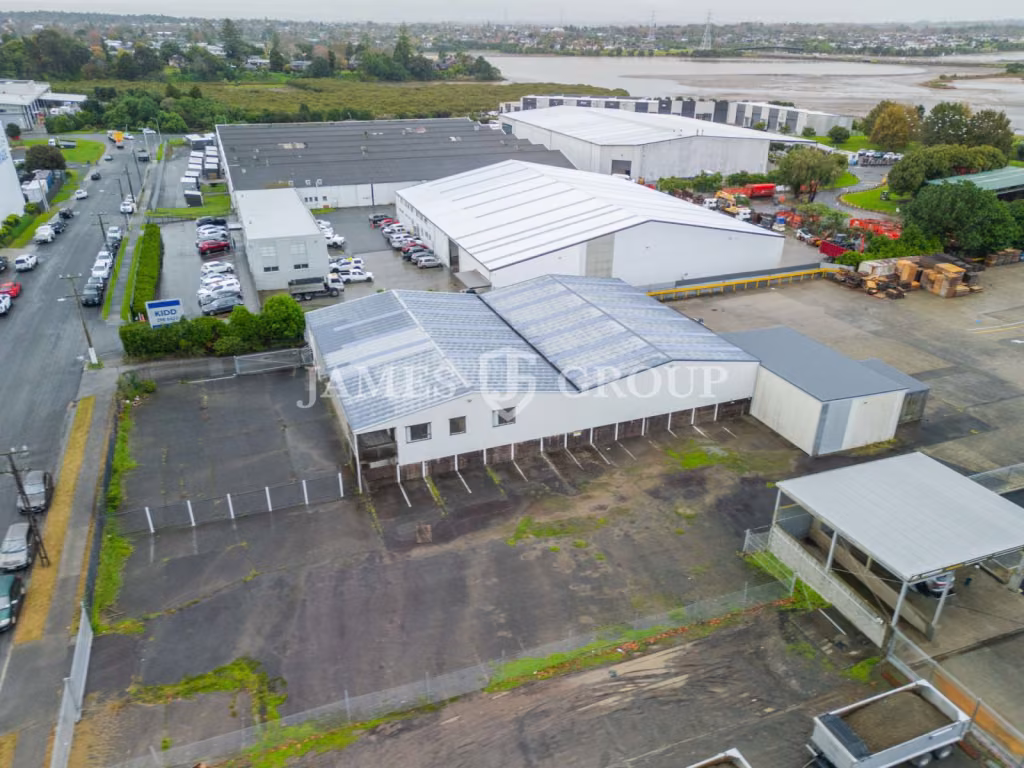 Yard Heavy Site + Warehouse | Takanini