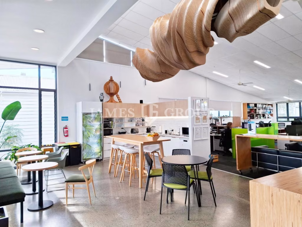Polished Level 2 Office With Secure 24/7 Access
