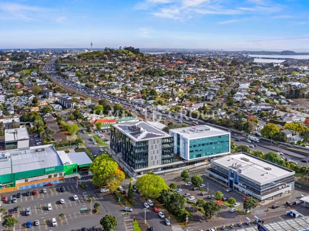 High-end Greenlane Office With Premium Amenities