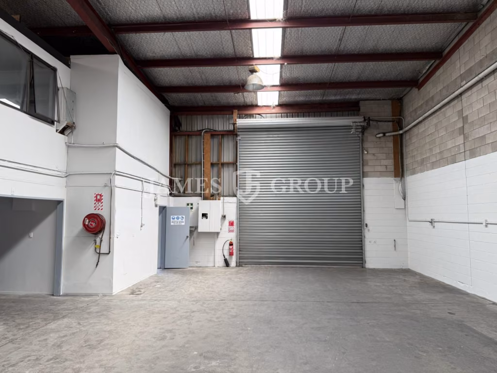 Freshly Refurbished Unit In Central East Tamaki