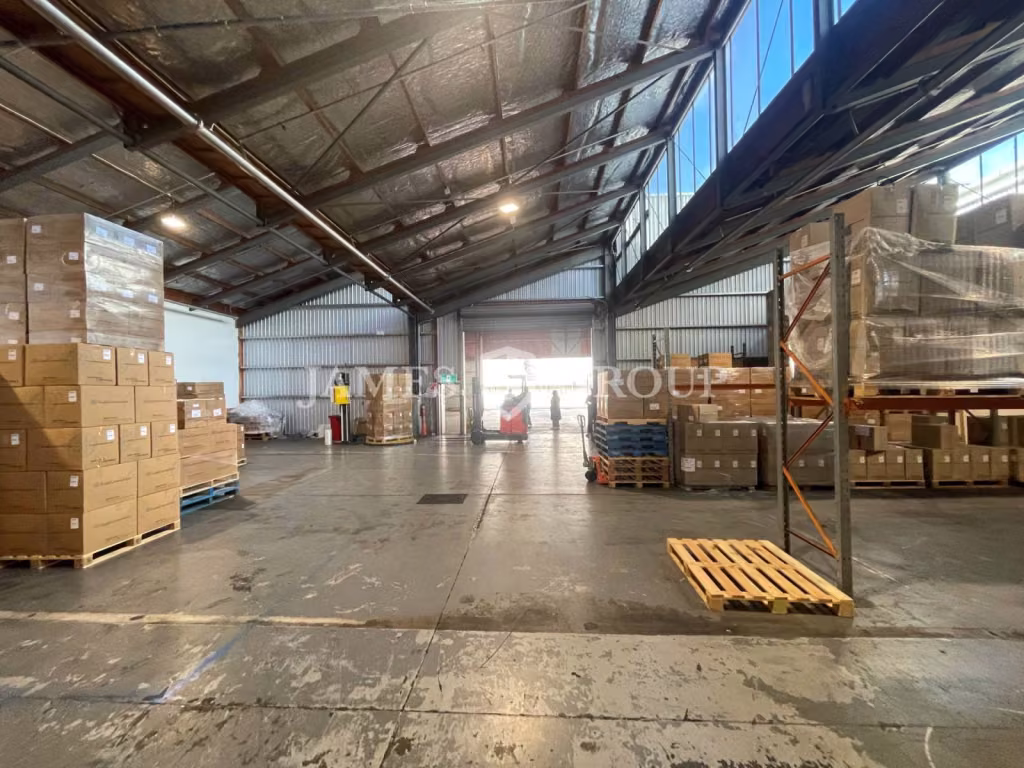 1,200sqm Rosebank Road Warehouse + Container Drop