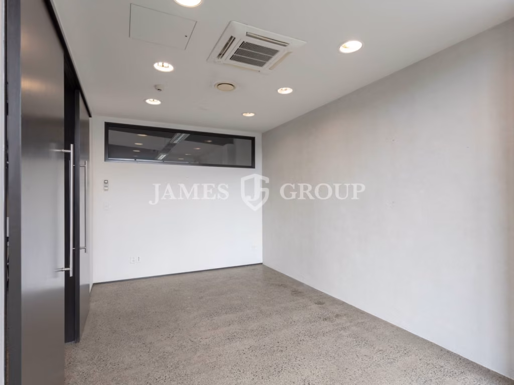 Polished Grafton Office