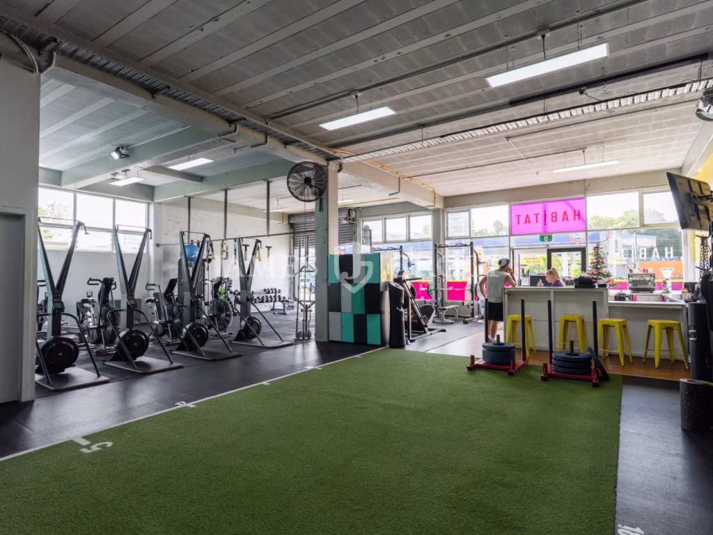 High Profile Kingsland Showroom Opportunity