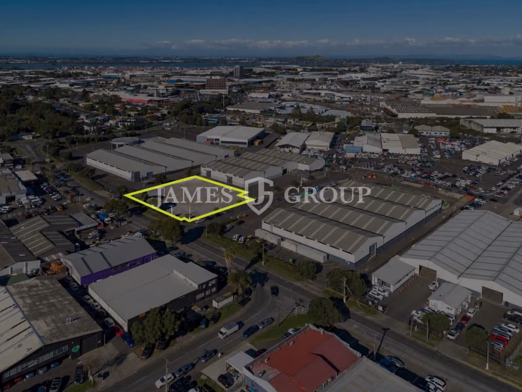 Large Secure Penrose Yard | Flexible Lease Terms