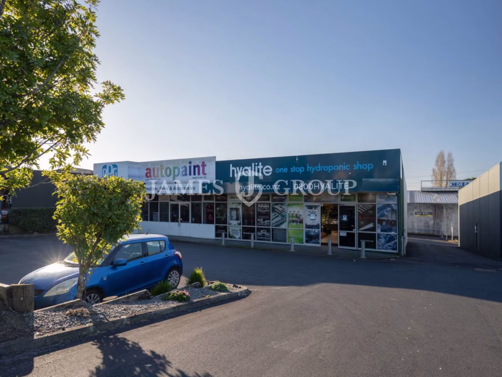Central Park Drive –  Trade Retail Warehouse