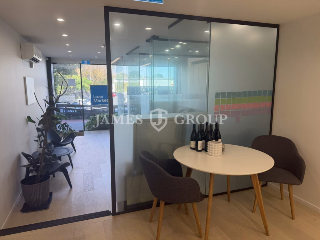 High-exposure Remuera Office