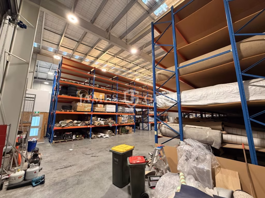 Modern Warehouse & Office | Container Devanning
